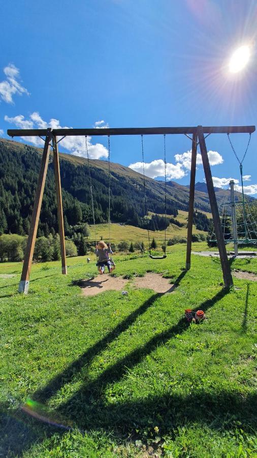 Yeti Lodge Sedrun Exterior foto